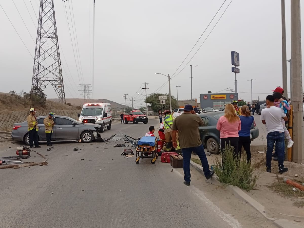 Los lesionados fueron trasladados a un hospital cercano. Foto: Border Zoom