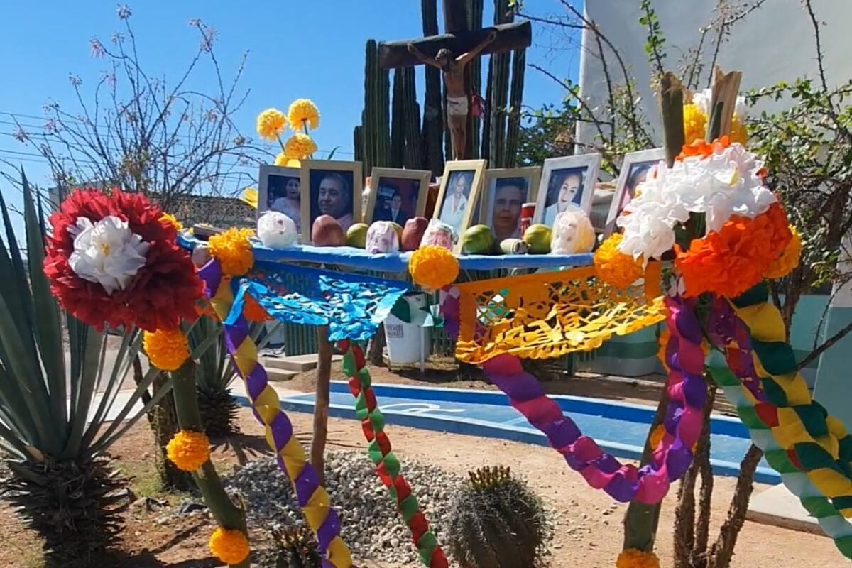 VIDEO: Se acercan mayos a sus difuntos a través de la tradición de los tapancos