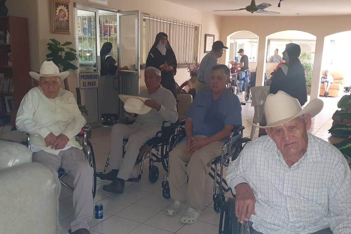 Forman abuelitos una gran familia