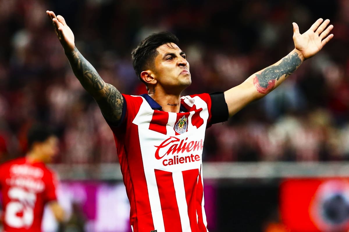 Chivas pierde al ‘Pocho’ Guzmán por fractura; ¿Cuándo regresa a las canchas?