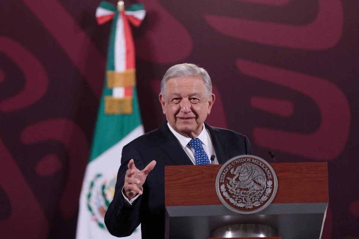 AMLO celebra nacionalización de 13 plantas eléctricas que se compraron a Iberdrola: “Se regresa lo privado a lo público”