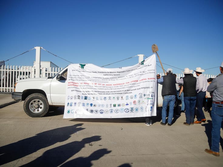 Toman garita comercial de Calexico