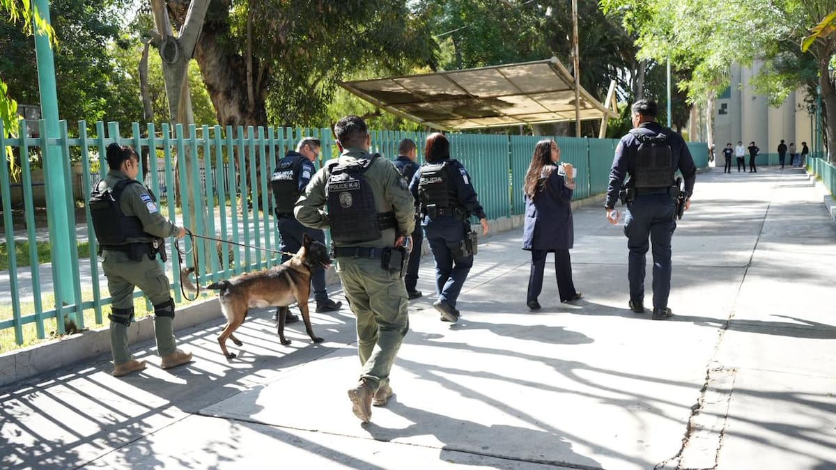 Autoridades implementaron operativos preventivos y recorridos en planteles para evitar riesgos y fomentar la denuncia entre estudiantes. Foto: Cortesía