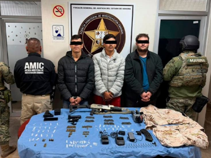 Ejecuta FGJES siete cateos simultáneos en Estación Corral, Cajeme; detiene a tres personas y asegura armas y droga