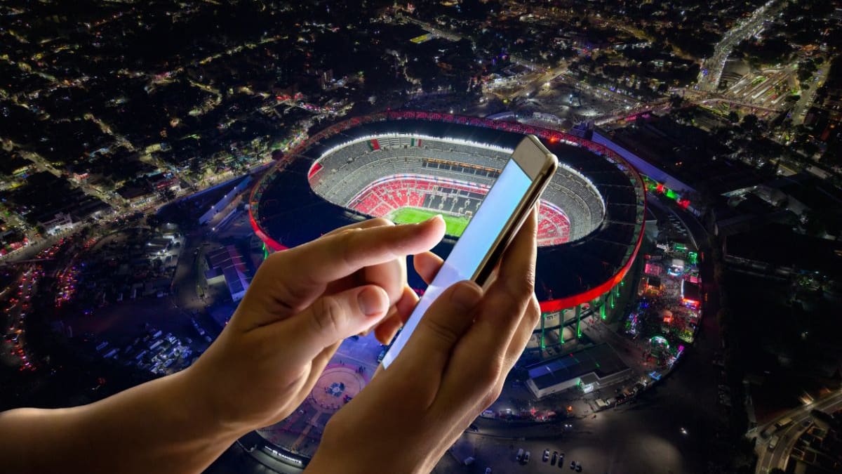 Más de 10 mil celulares han sido reportados como robados durante partidos y festejos del Mundial en CDMX, Guadalajara y Monterrey; la capital concentra la mayoría de los casos y Reino Unido ya alertó a sus aficionados por el aumento de estos delitos