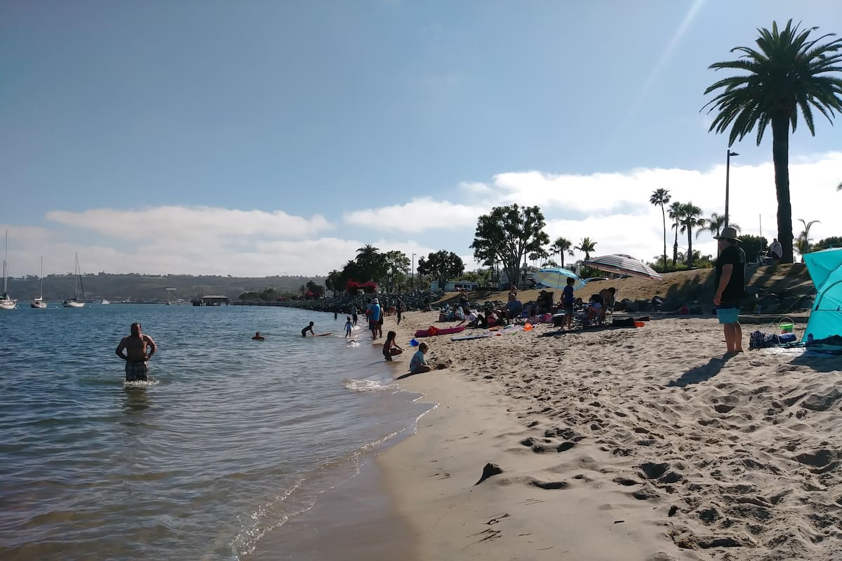 California pide a SD cerrar estacionamiento cercano a sus playas
