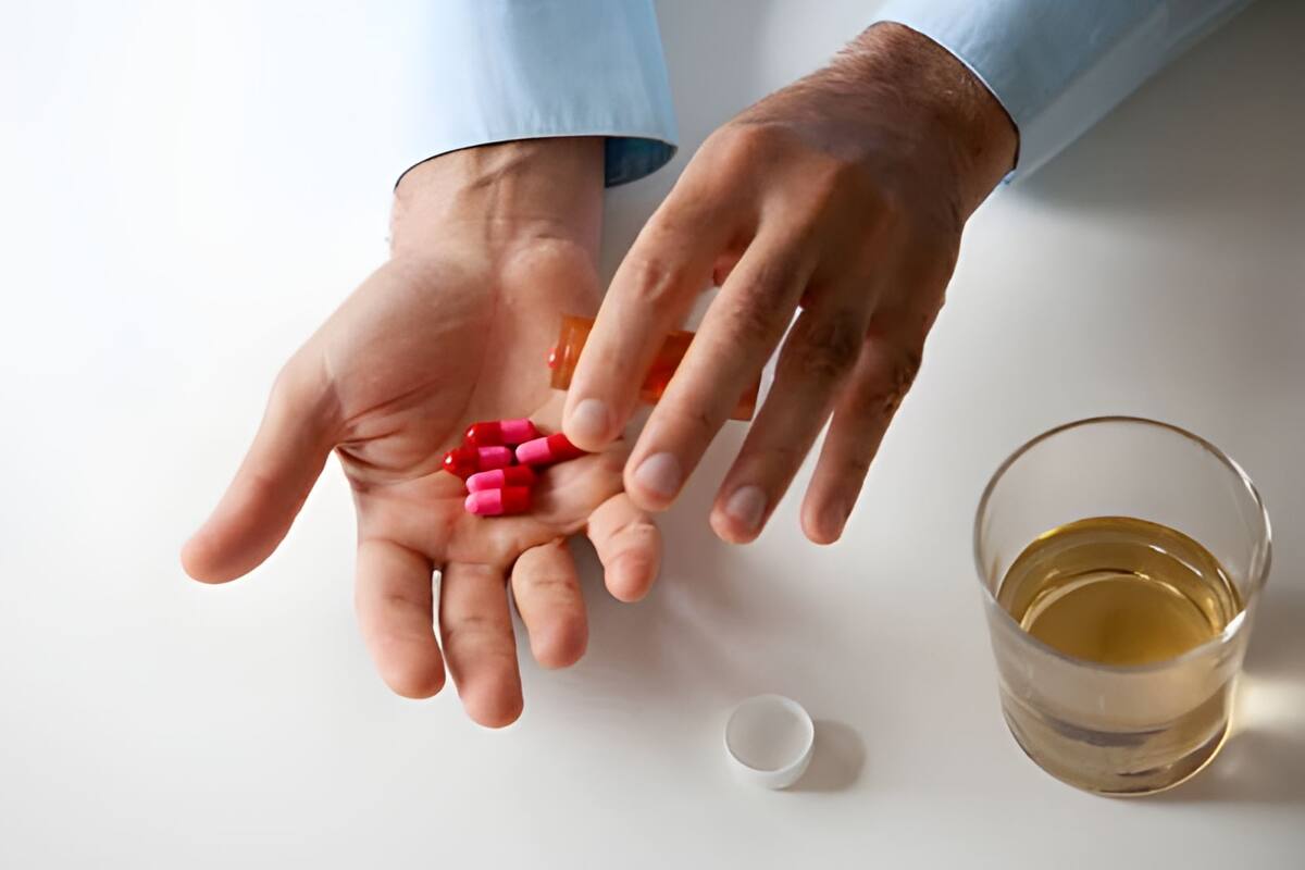 Riesgos de beber alcohol al tomar antibióticos