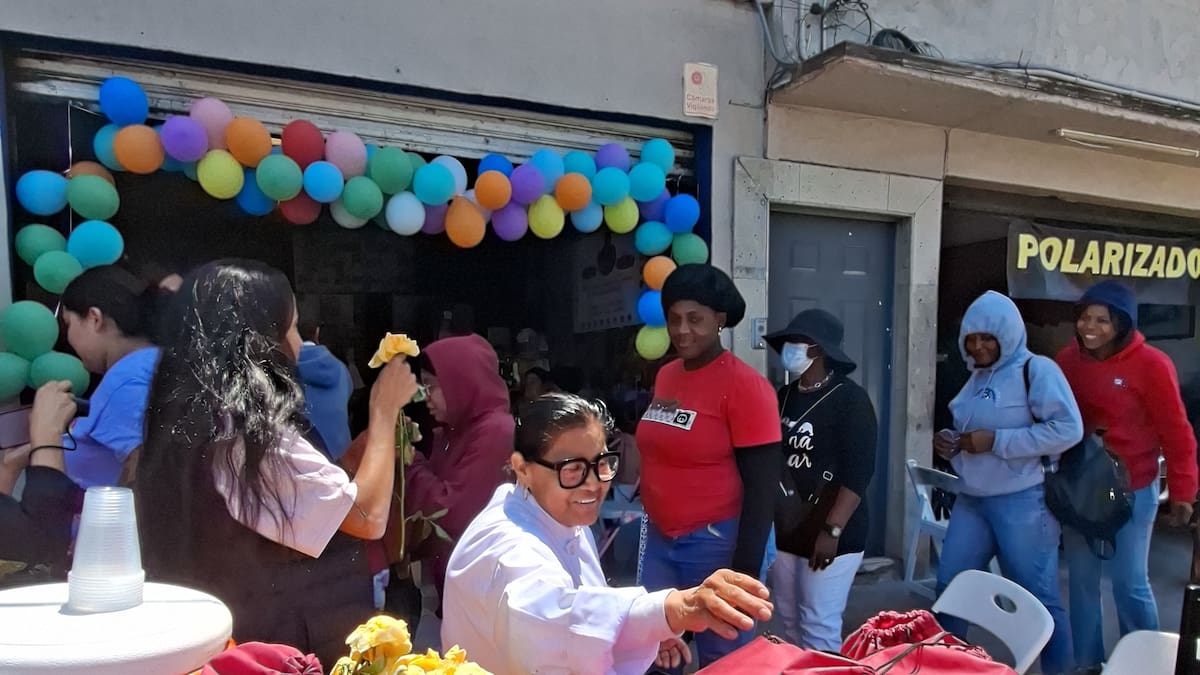Ayudan a mamás deportadas de Estados Unidos y desplazadas por la violencia