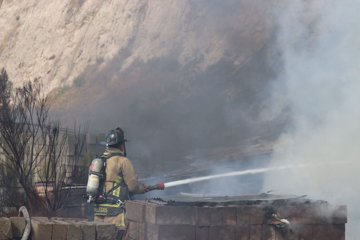 Incendio se extiende en cerro de Sánchez Taboada y deja daños en pastizal