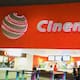 Trabajadores de Cinemex denuncian que la empresa atraviesa una crisis financiera que ya eliminó utilidades, bonos y personal, aumentando la carga laboral y empujando a muchos empleados a renunciar