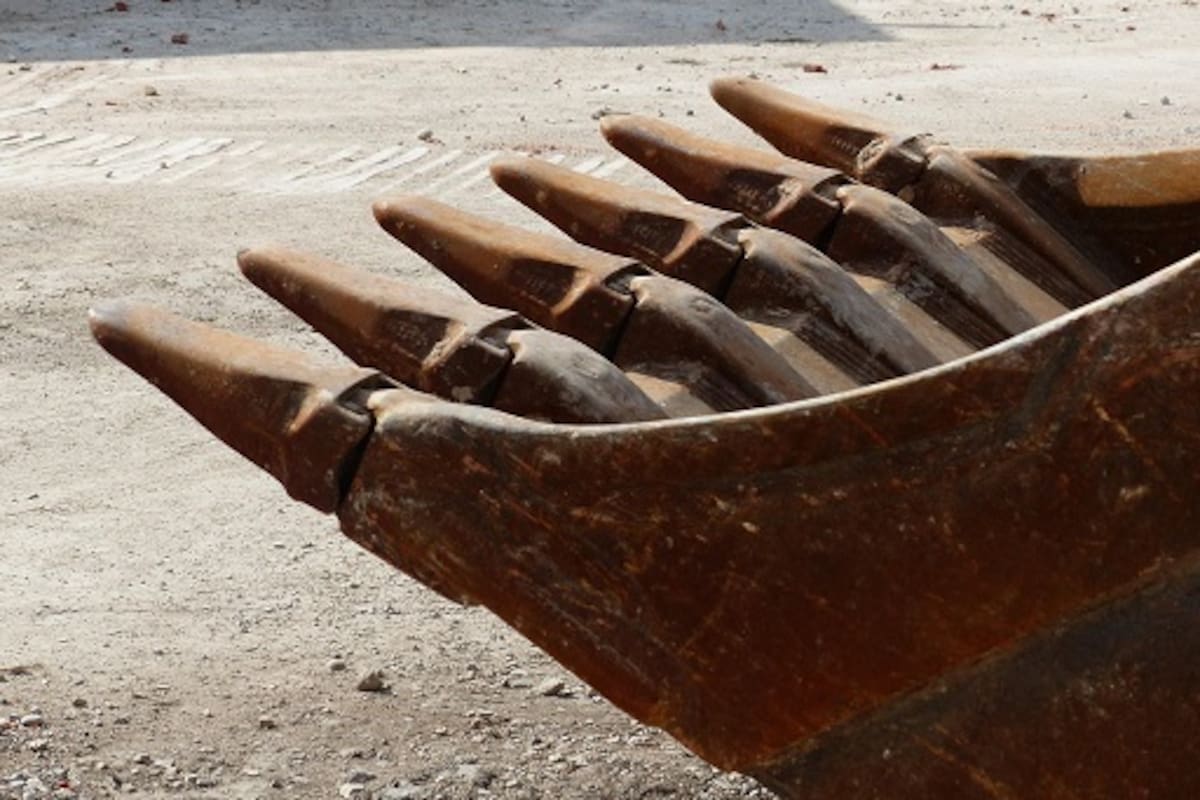 Trabajadores quedan atrapados en obra de excavación de gasoducto
