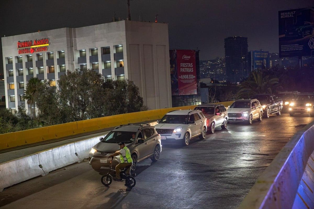 El incendio habría comenzado debido a una aparente falla mecánica. Foto: Border Zoom