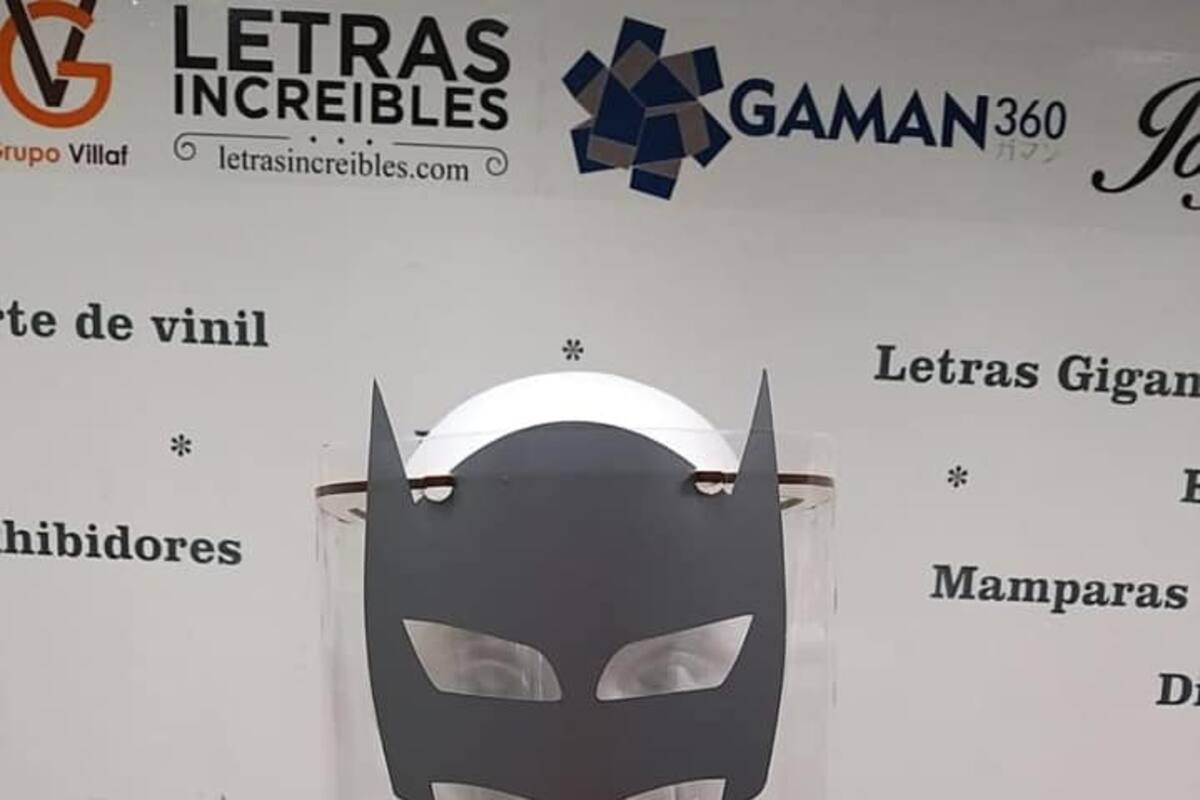 Venden caretas protectoras con diseño de superhéroes