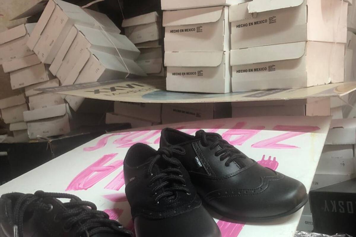 Asociación de Rosarito obsequia 300 pares de zapatos a personas de escasos recursos