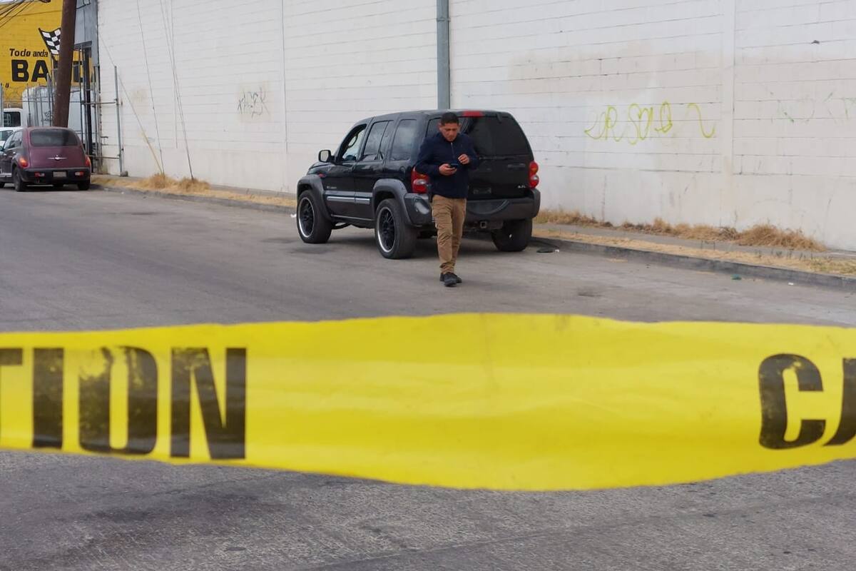 Localizan cuerpo en estado de putrefacción dentro de vehículo en 20 de noviembre