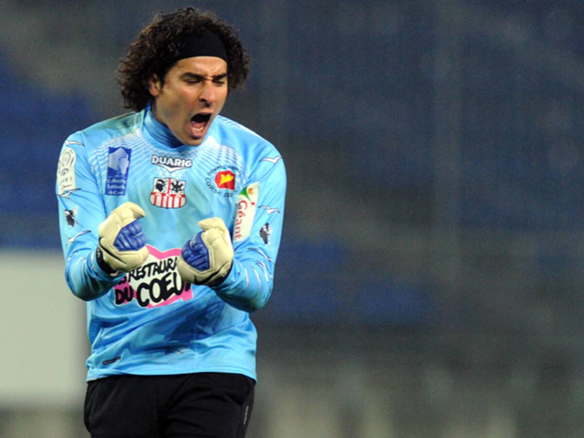 Guillermo Ochoa en el Ajaccio de Francia. Foto: Archivo