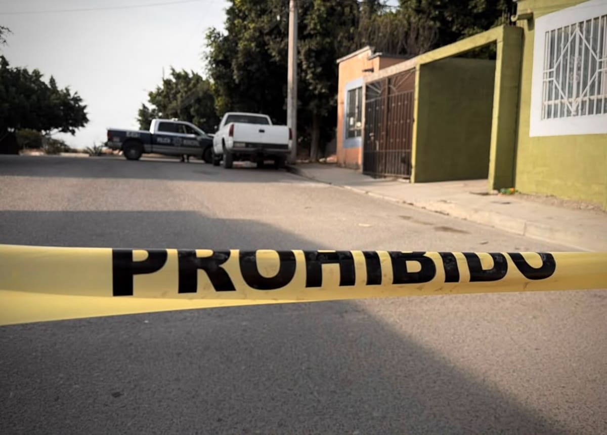 La víctima fue encontrada sobre la vía pública con huellas de violencia; autoridades ya investigan el caso. Foto: Border Zoom