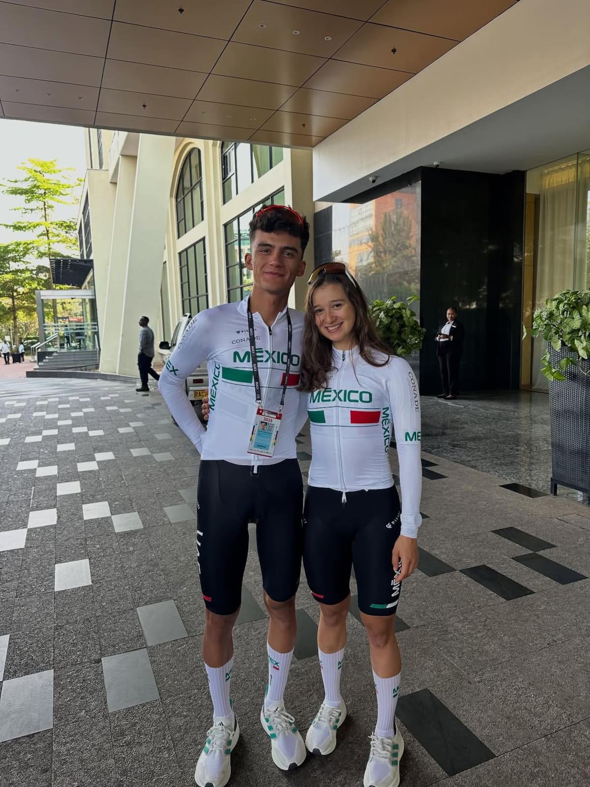 Isaac del Toro y Romina Hinojosa forman parte del equipo de ciclismo de México. (Foto: @romina_hinojosa02)