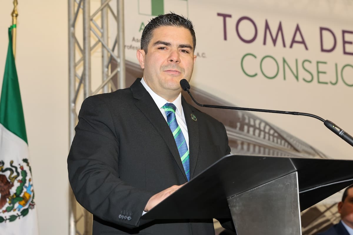 David Alejandro Ortegón Puebla tomó protesta como nuevo presidente de la Asociación Mexicana de Profesionales Inmobiliarios de Tijuana (AMPI), así como los integrantes de su mesa directiva que lo acompañarán durante su gestión.