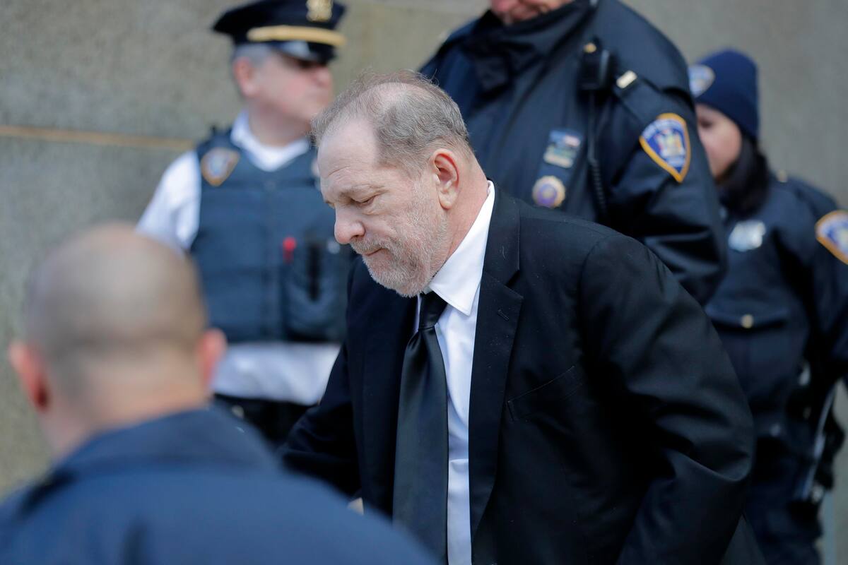 Defiende Hillary Clinton amistad con Harvey Weinstein