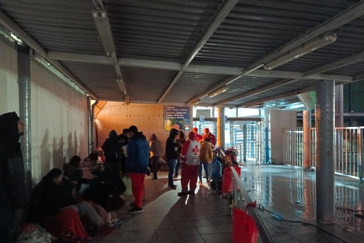 Refuerza Cruz Roja Nogales apoyo a migrantes ante bajas temperaturas