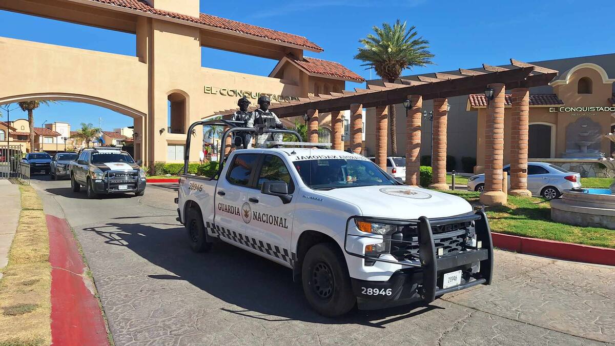 Elementos de la Guardia Nacional acudieron al reporte de la explosión en la residencial Conquistadores.