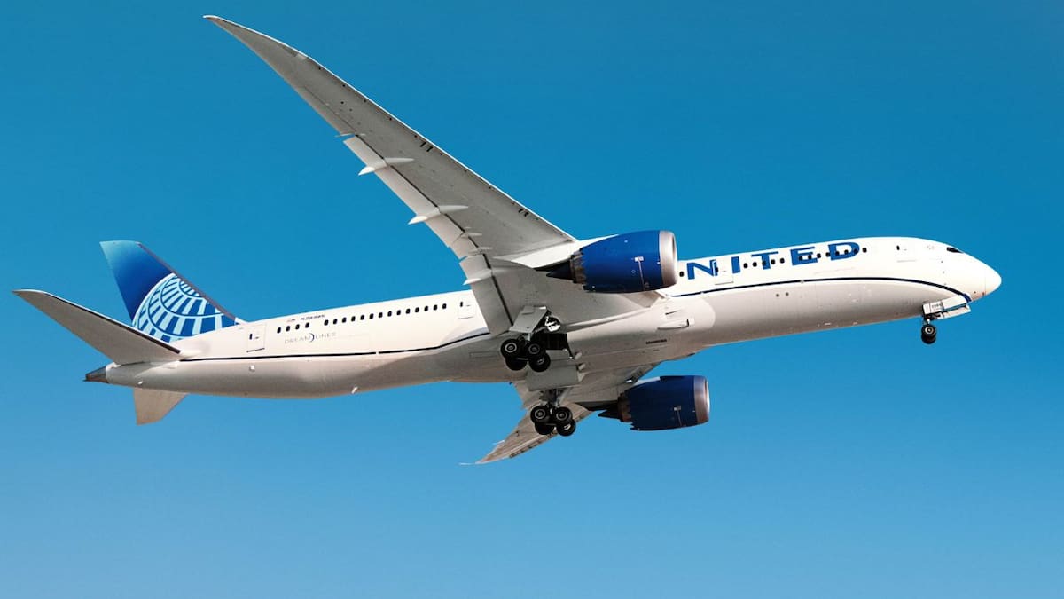 Vuelo de United Airlines realiza aterrizaje de emergencia en Missouri por amenaza de bomba