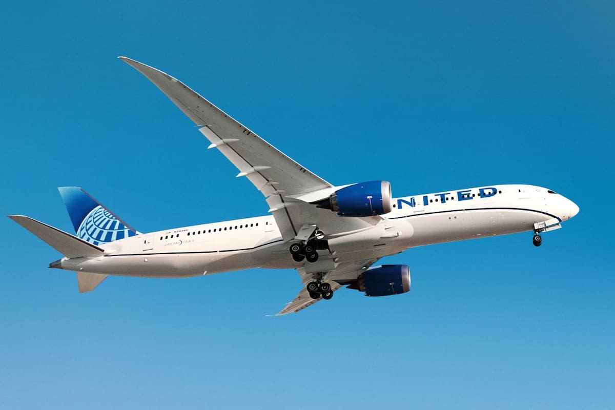 Vuelo de United Airlines realiza aterrizaje de emergencia en Missouri por amenaza de bomba