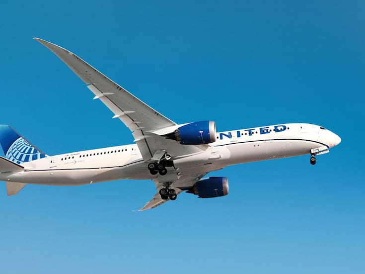 Vuelo de United Airlines realiza aterrizaje de emergencia en Missouri por amenaza de bomba