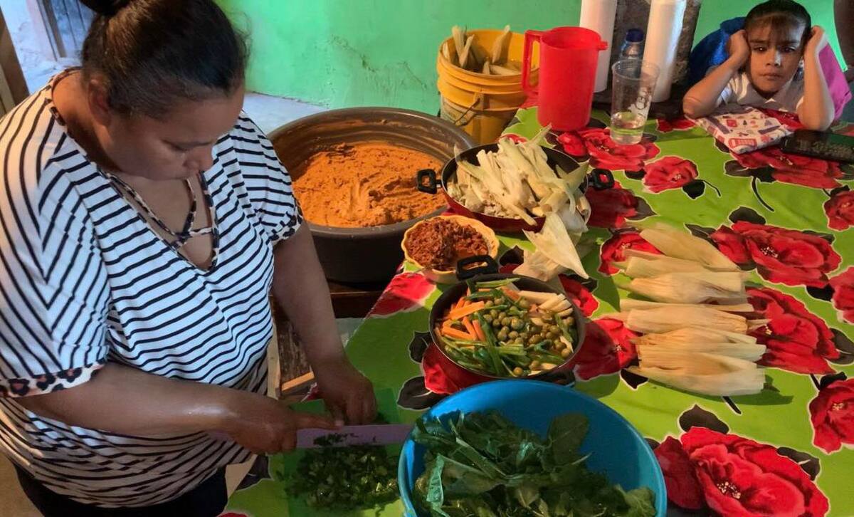 Añadió que con este trabajo es que ha podido sacar adelante a su familia | Foto: Mayra Echeverría