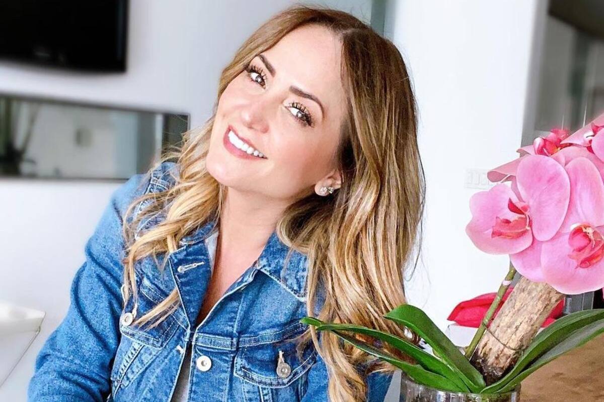 Andrea Legarreta publicó fotografía familiar navideña