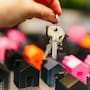 Qué diferencia hay entre Infonavit y FOVISSSTE en montos de préstamo, tasas de interés y requisitos para comprar cas