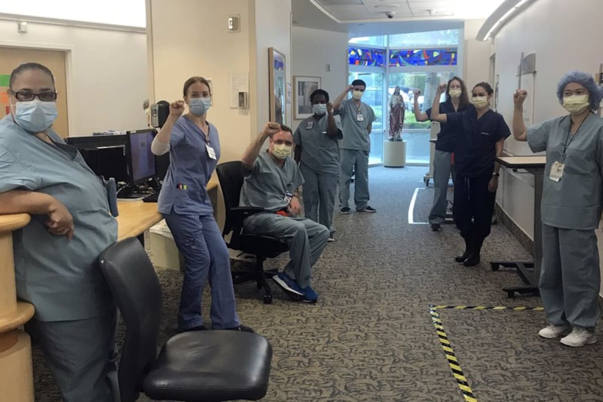 EU: Suspenden a enfermeras tras rechazar brindar atención a pacientes con Covid-19 sin máscara N95
