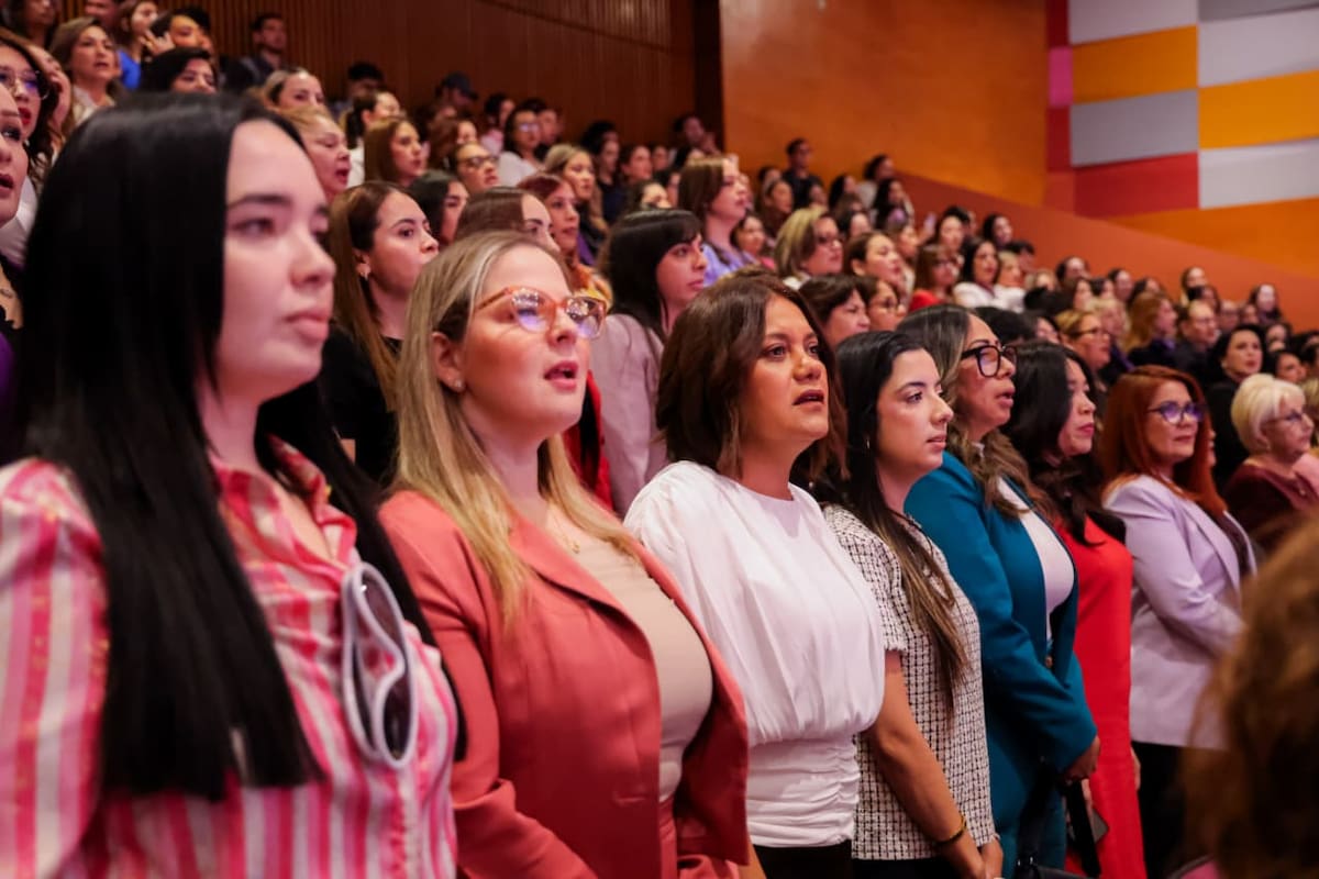 Más de 100 mil bajacalifornianas han sido atendidas con la Tarjeta Violeta además con Trasporte Violeta y Escuadrón Violeta se acerca protección y apoyo para traslados. Foto: Cortesía