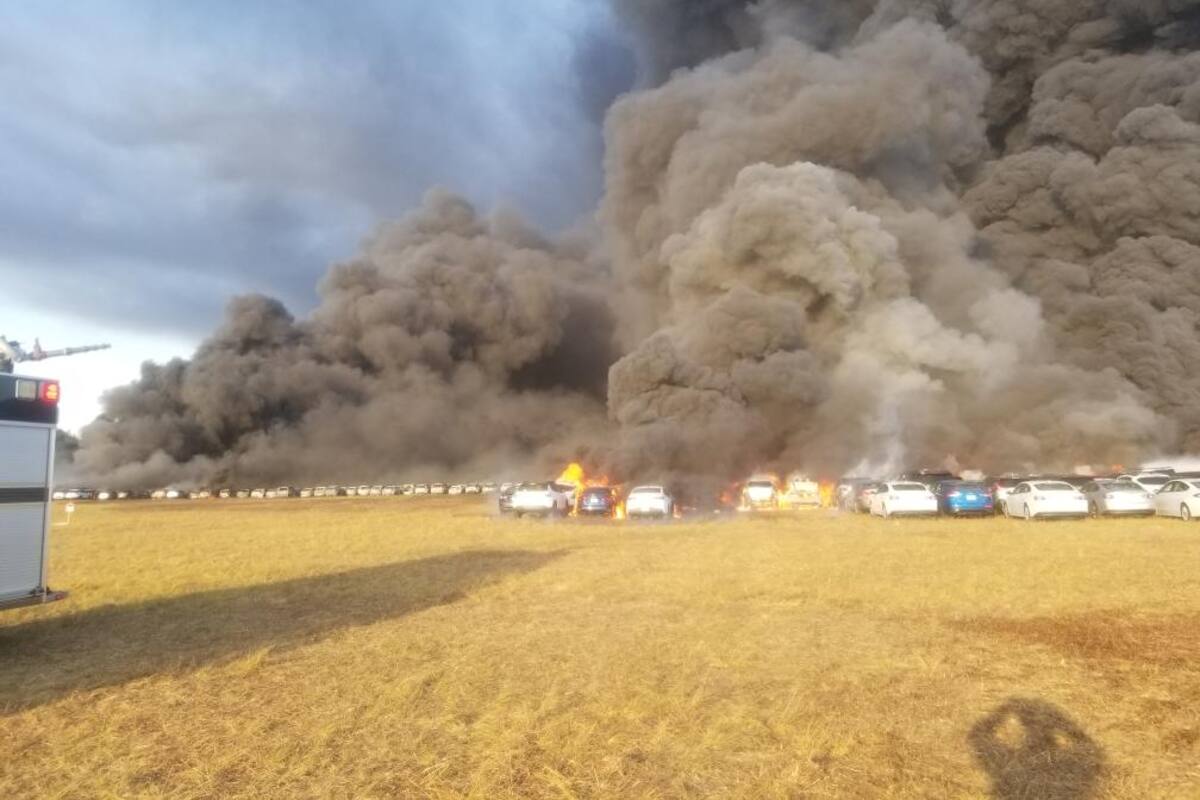 Impactante incendio: Se queman 3 mil 500 autos de alquiler en Florida