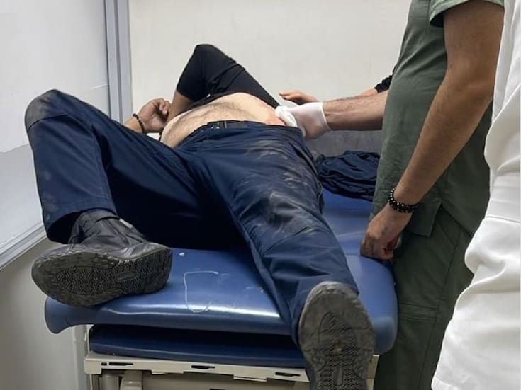 Sujeto apuñala a policía tras intentar robar un vehículo en Ensenada