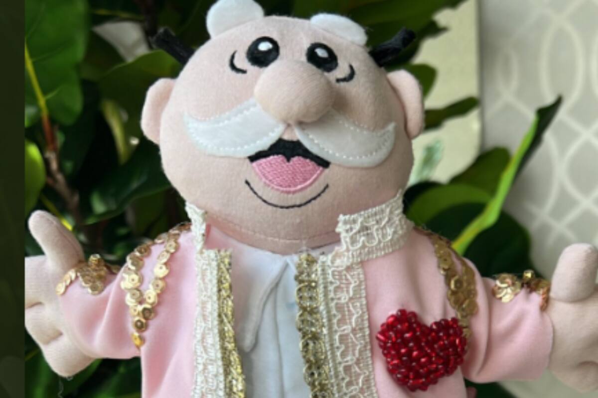 VIRAL: Muñeco de Dr Simi es disfrazado de ídolo de K-pop y causa sensación