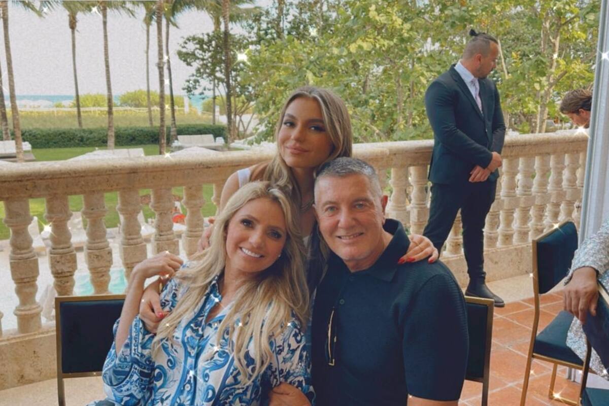 "La Gaviota" disfruta evento de la casa de moda Dolce & Gabbana en compañía de su hija Sofía Castro