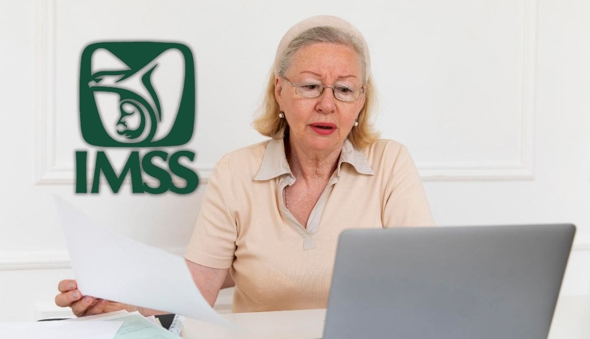 El trámite de Constancia de Aclaración de Semanas Cotizadas permite a los trabajadores corregir omisiones en su historial laboral ante el IMSS antes de solicitar su pensión. | Magnific