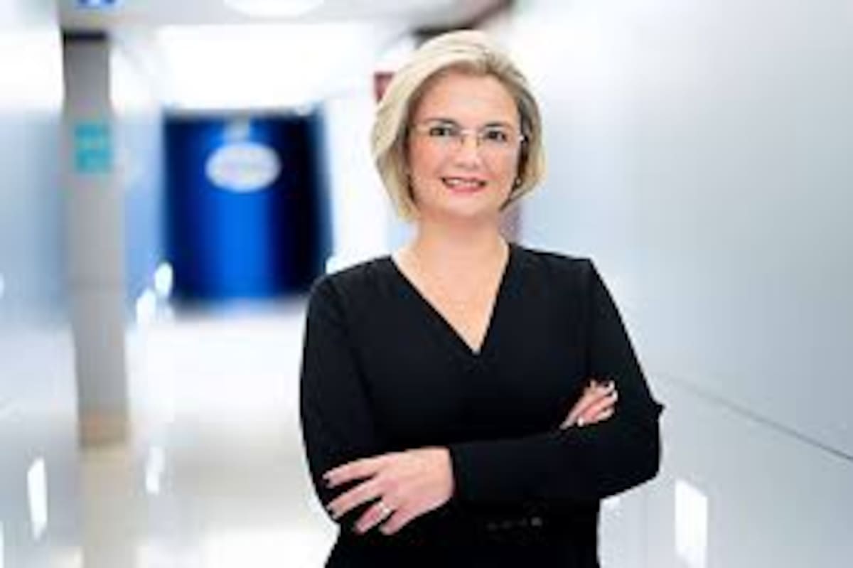 Yéssika Moreno, directora de Asuntos Médicos para Pfizer en América Latina, explica la importancia de la vacuna actualizada contra la subvariante JN1 de COVID-19