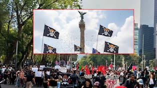 La marcha “15N” recorre Reforma rumbo al Zócalo