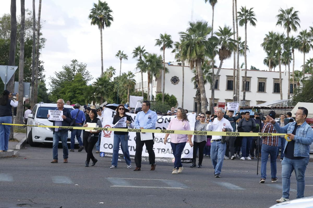 Marcha en Hermosillo: STAUS exige 70 millones extra para evitar recortes. Foto-: GH