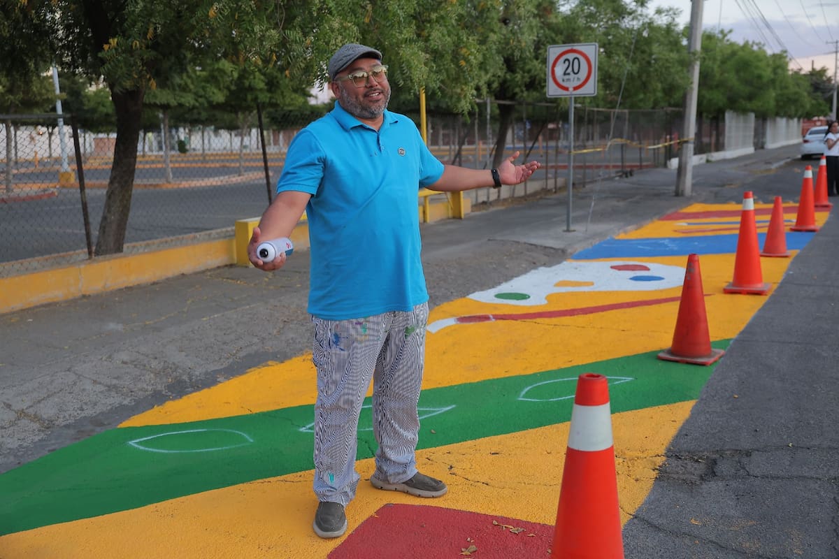 La obra de José Enrique Arias Chiu llena de color el Centro Histórico y promueve la participación comunitaria.