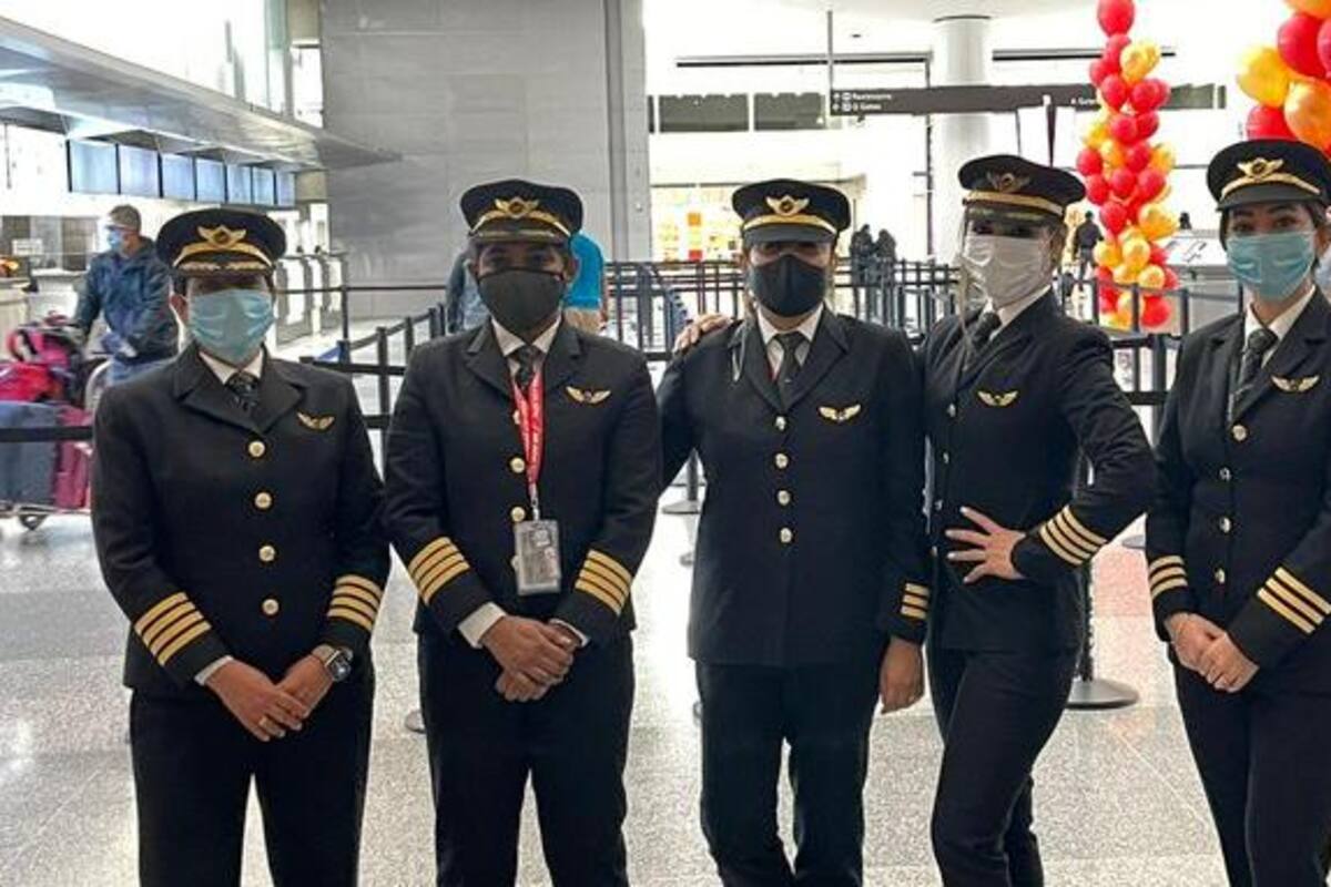 Vuelo más largo en la historia de India es piloteado por puras mujeres