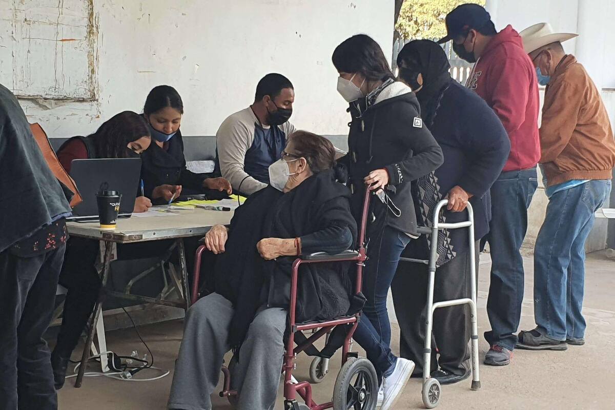 Inició hoy jornada de vacunación contra Covid-19 a adultos mayores en Etchojoa