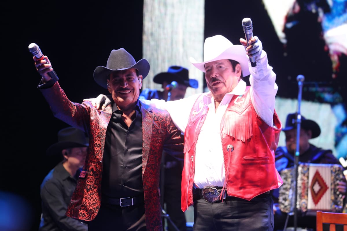 Palomazo Norteño hace vibrar La Cura Fest: leyendas del regional mexicano cierran la noche en la Arena de Rodeo