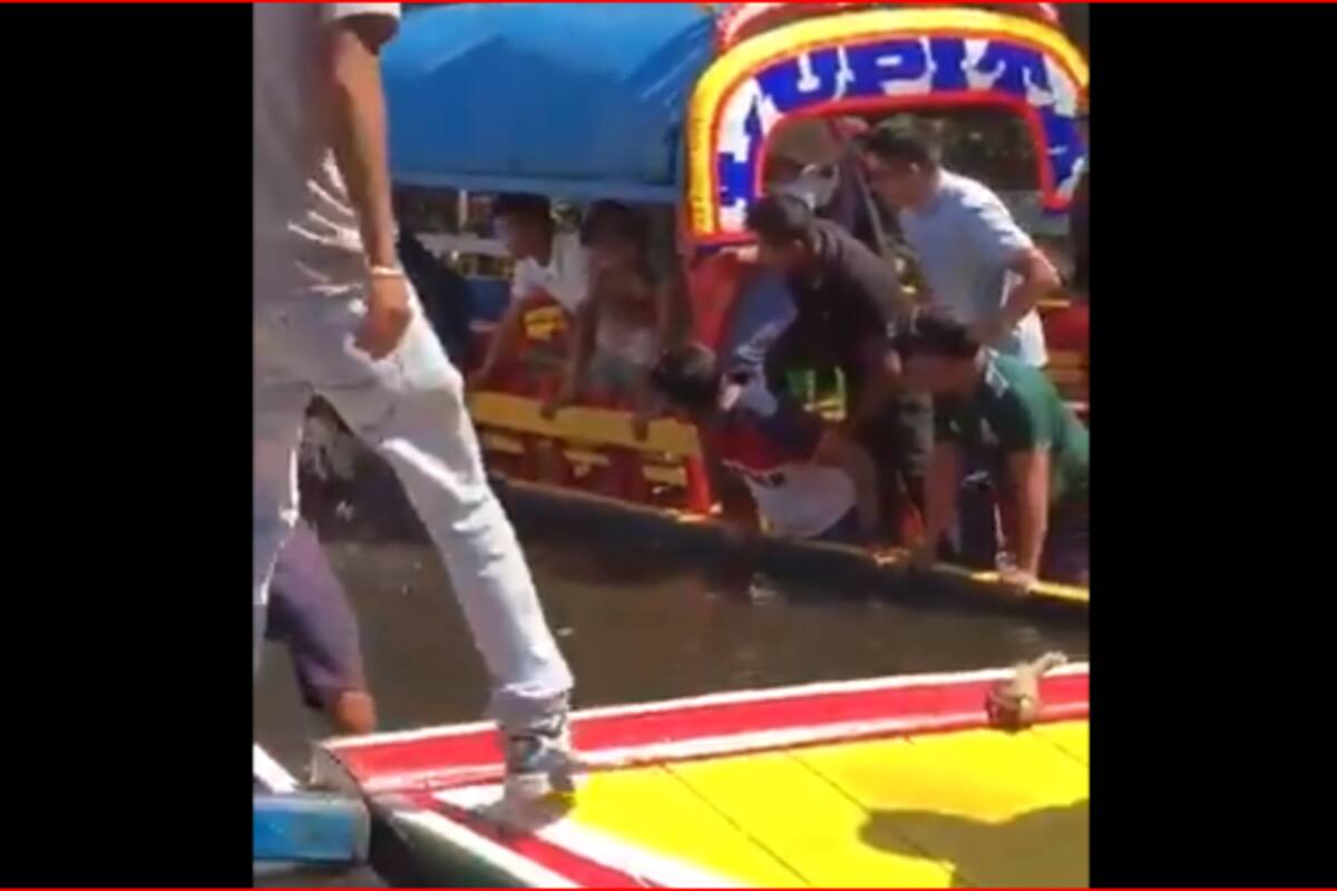 Xochimilco: Joven que festejaba cumpleaños cae de trajinera y muere ahogado