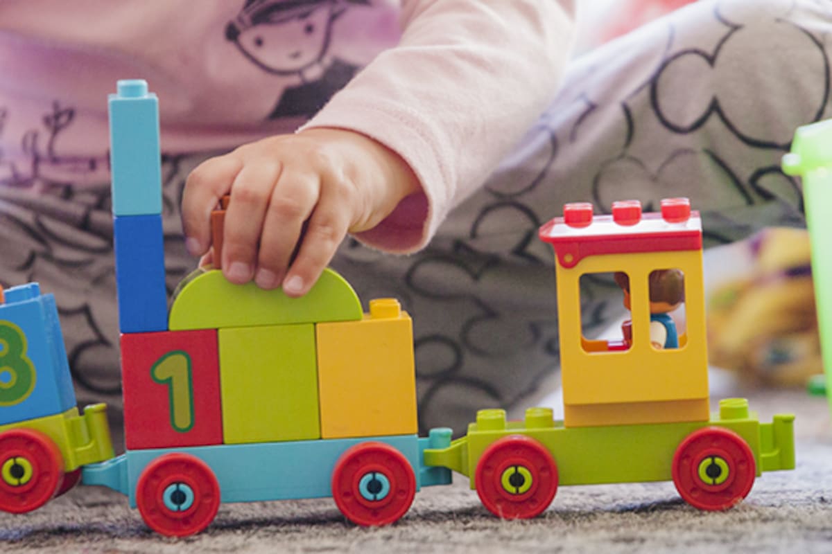 ¿Cuáles son los juguetes más peligrosos para los niños?