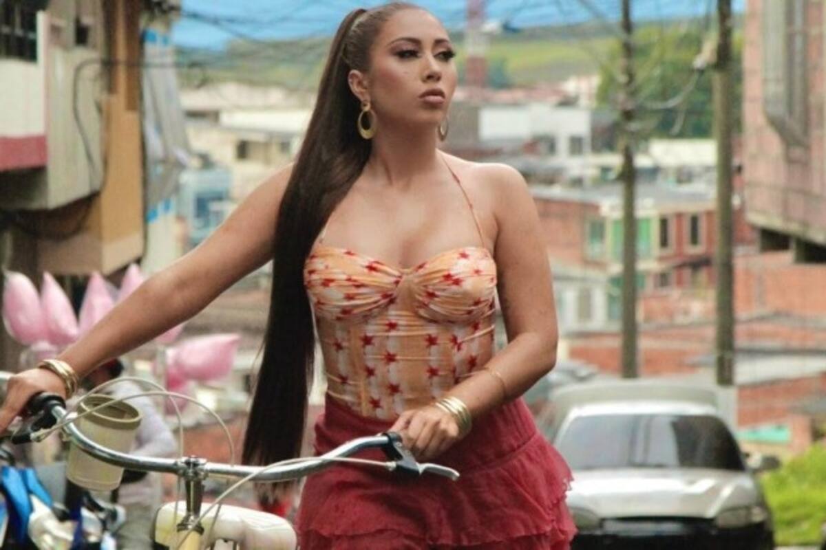 Se vuelve viral al intentar cantar "Telepatía" de Kali Uchis