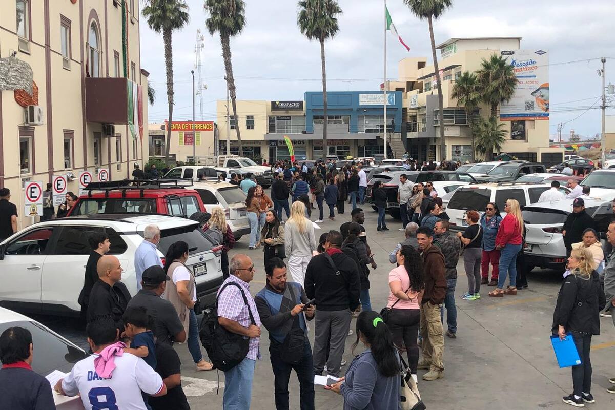 Desalojan palacio municipal de Rosarito por simulacro